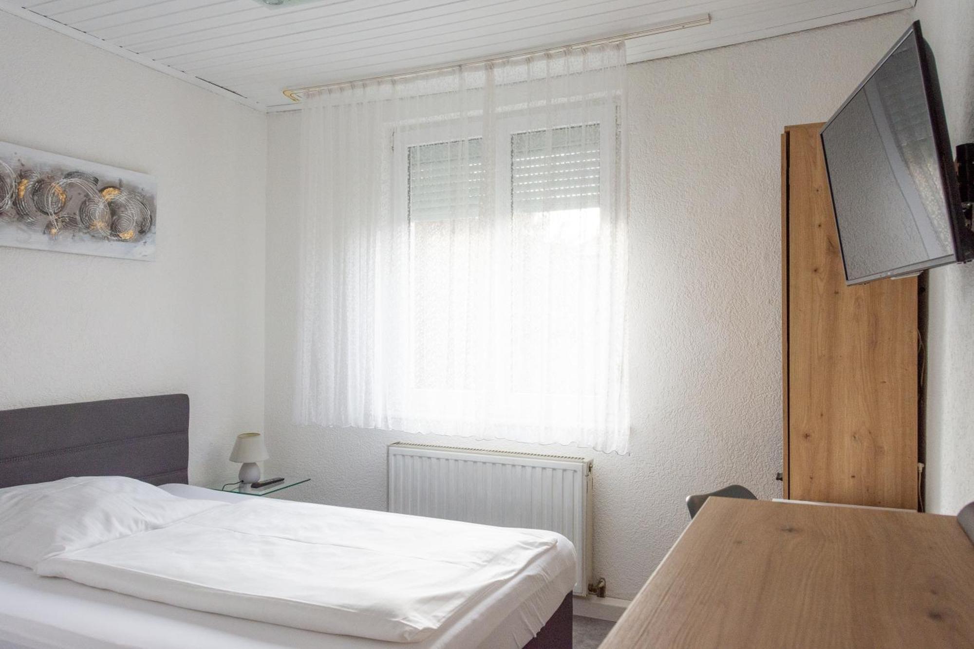Hotel-Cocco-Bello In Der Villa Foret ルートヴィヒスブルク エクステリア 写真